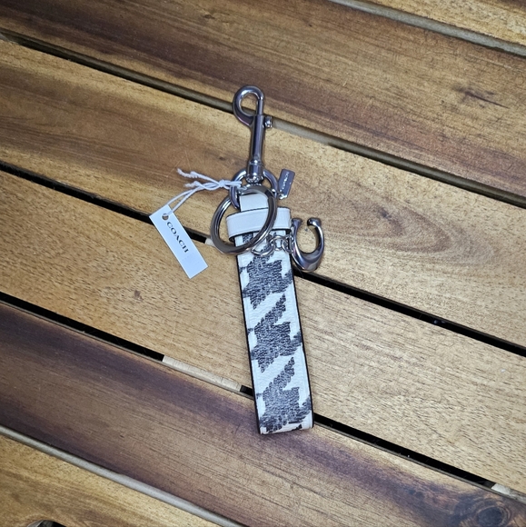 Coach Keychain Loop Bag Charm With Houndstooth Print BLACK/WHITE/SILVER - Picture 3 of 3